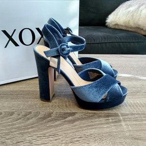 💖SALE💖Velvet Block Heels